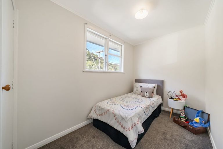 Photo of property in 77 Eastern Hutt Road, Taita, Lower Hutt, 5019