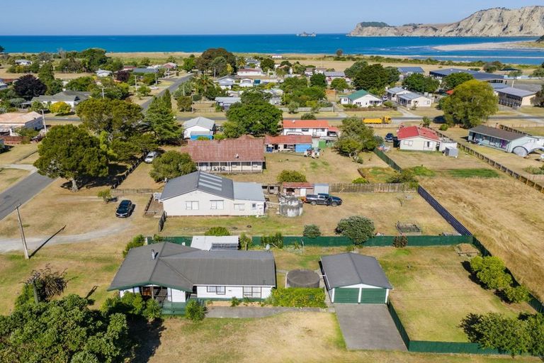 Photo of property in 40 Solander Street, Tolaga Bay, 4077
