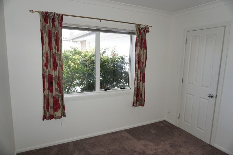 Photo of property in 4 Comber Place, Johnsonville, Wellington, 6037