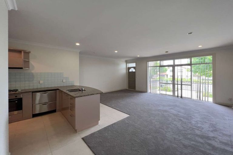 Photo of property in 16/126 Stancombe Road, Flat Bush, Auckland, 2016
