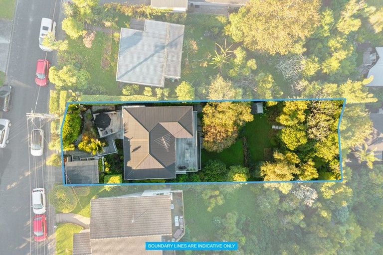 Photo of property in 40 Peter Terrace, Castor Bay, Auckland, 0620