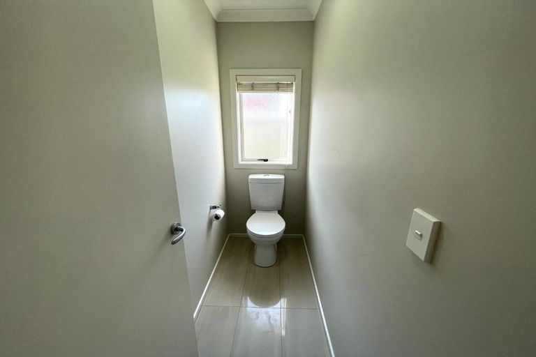 Photo of property in 6 Mana Place, Poraiti, Napier, 4112