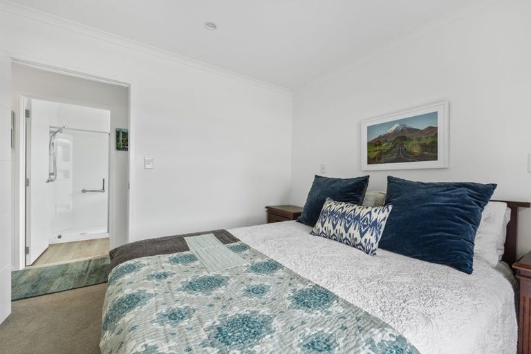 Photo of property in 32 Whiteley Street, Moturoa, New Plymouth, 4310