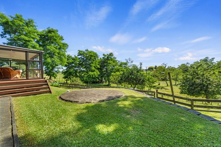 Photo of property in 1 Paratu Road, Richmond Downs, 3475