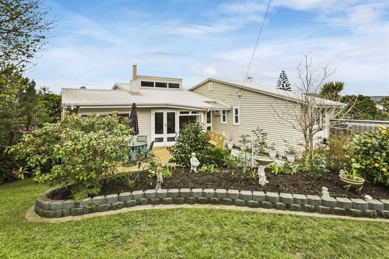 Photo of property in 36 Mana View Road, Paremata, Porirua, 5026