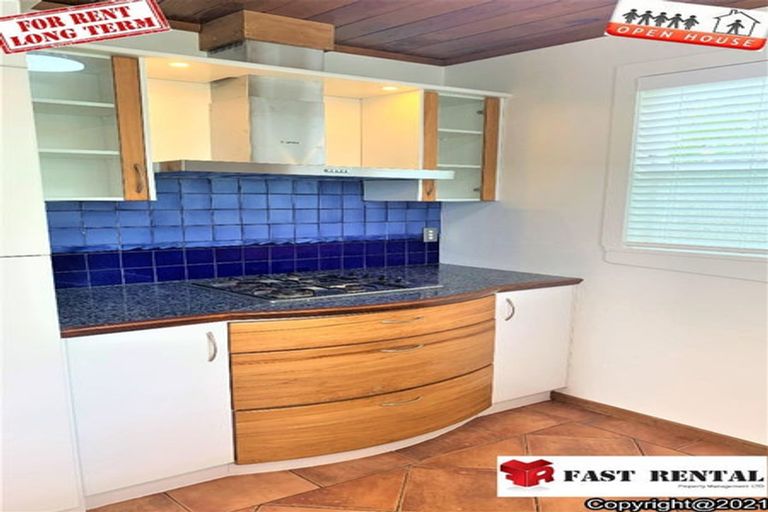 Photo of property in 83 Red Beach Road, Red Beach, 0932