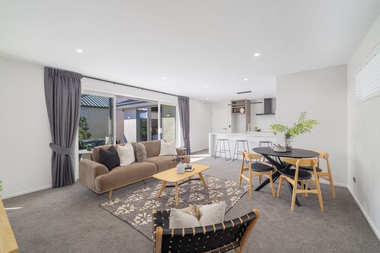 Photo of property in 8b Wychwood Crescent, Bishopdale, Christchurch, 8053