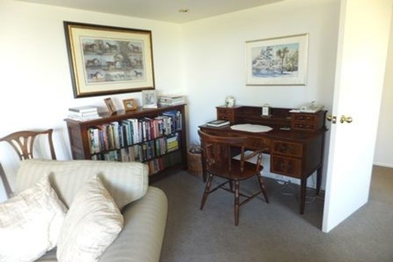 Photo of property in 2/12 Macmillan Avenue, Cashmere, Christchurch, 8022