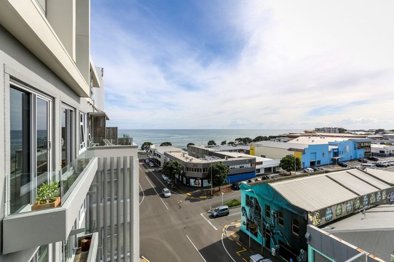 Photo of property in 22 Liardet Apartments, 402/22 Liardet Street, New Plymouth, 4310