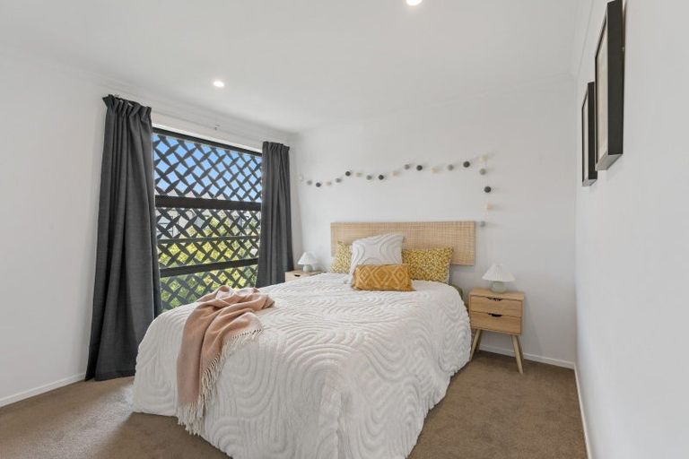 Photo of property in 40 Sidney Wallingford Way, Hobsonville, Auckland, 0616