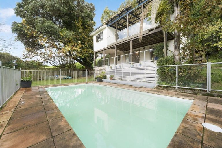 Photo of property in 23 Glencoe Road, Browns Bay, Auckland, 0630