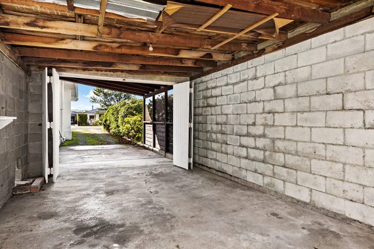 Photo of property in 23 Milton Street, Gore, 9710