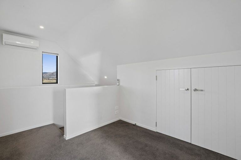 Photo of property in 5 Wallace Place, Wanaka, 9305