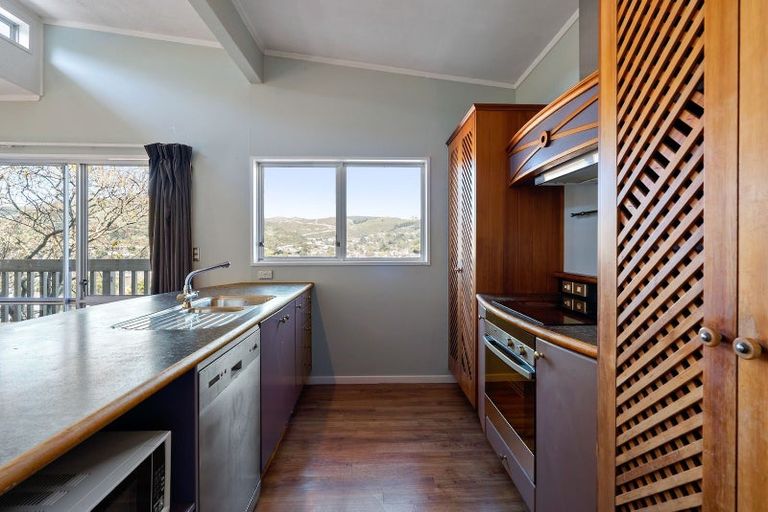 Photo of property in 1 Fyvie Avenue, Tawa, Wellington, 5028