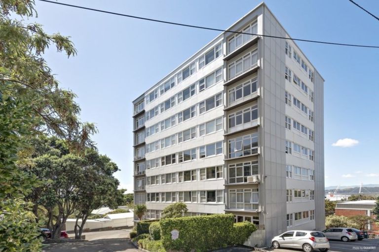 Photo of property in Newman Court Apartments, 2 Newman Terrace, Thorndon, Wellington, 6011