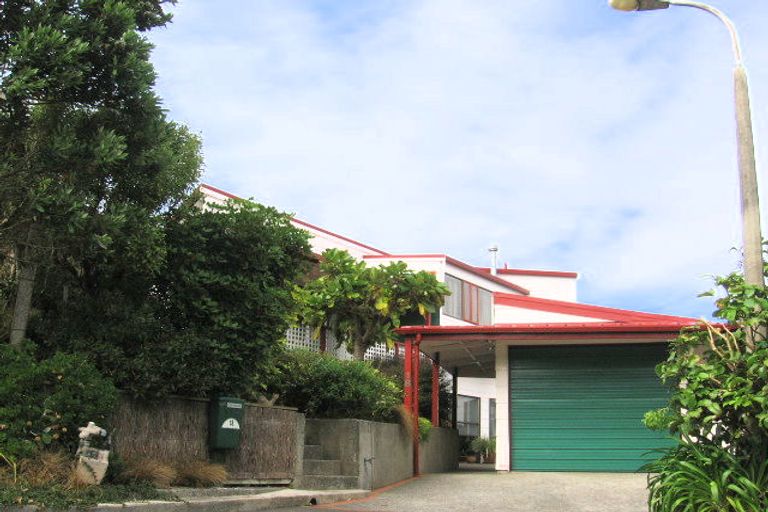 Photo of property in 18 Indira Place, Khandallah, Wellington, 6035