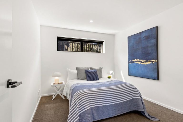 Photo of property in 2 Wanderer Lane, Jacks Point, Queenstown, 9371