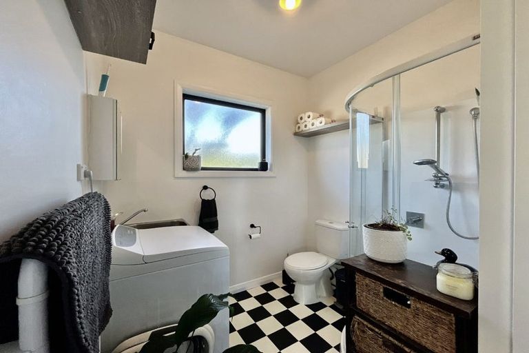 Photo of property in 6 Armstrong Avenue, Saint Martins, Christchurch, 8022