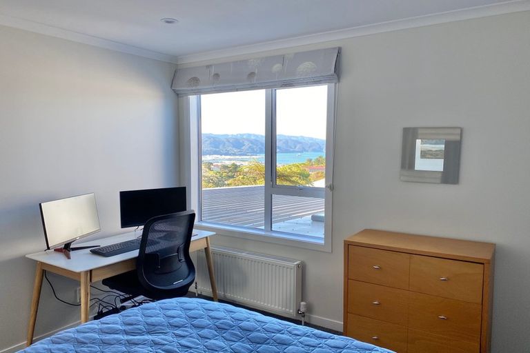 Photo of property in 184 Dowse Drive, Maungaraki, Lower Hutt, 5010