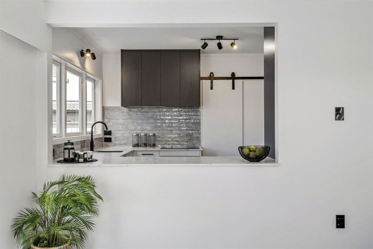 Photo of property in 1/16 Rangitoto Terrace, Milford, Auckland, 0620