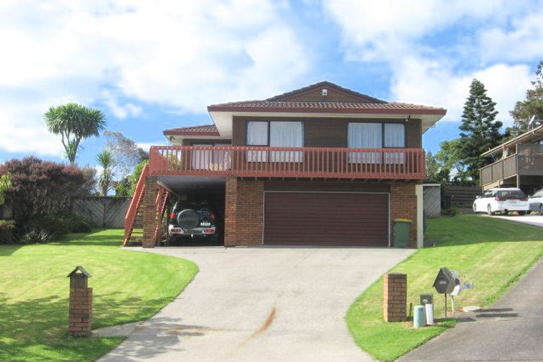 Photo of property in 6 Kincraig Place, Highland Park, Auckland, 2010