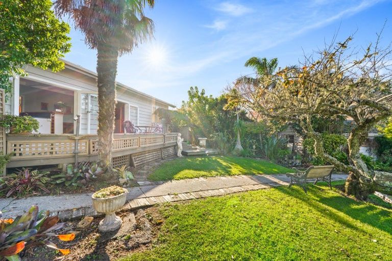 Photo of property in 391 Pine Valley Road, Dairy Flat, Silverdale, 0992