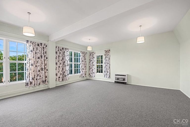 Photo of property in 117a Normandale Road, Normandale, Lower Hutt, 5010