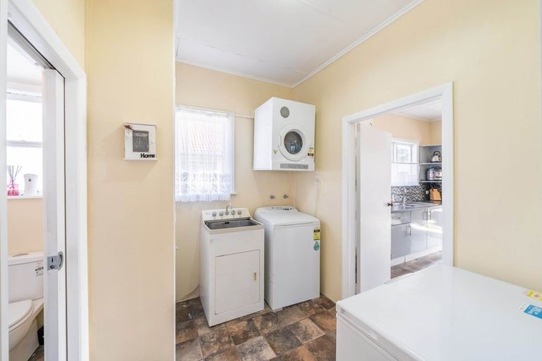 Photo of property in 68 Churton Crescent, Taita, Lower Hutt, 5011