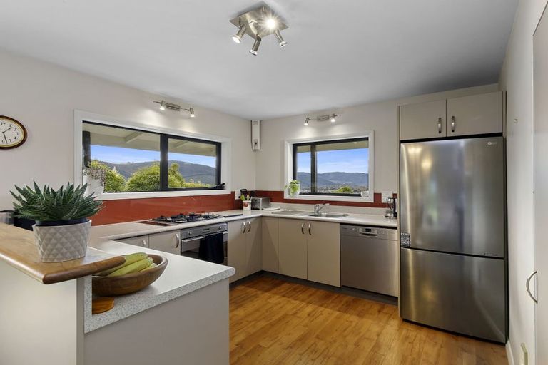 Photo of property in 2 Dunleith Grove, Silverstream, Upper Hutt, 5019