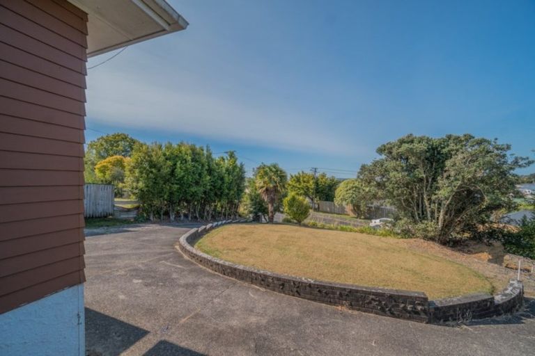 Photo of property in 41 Parrs Cross Road, Henderson, Auckland, 0612