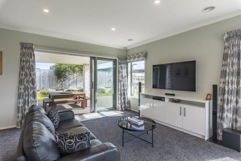 Photo of property in 16 Petrel Close, Paraparaumu Beach, Paraparaumu, 5032