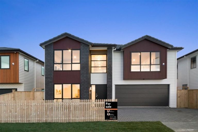 Photo of property in 13 Golden Avenue, Flat Bush, Auckland, 2019