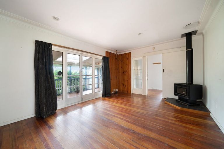 Photo of property in 10 Ribblesdale Road, Henderson, Auckland, 0612