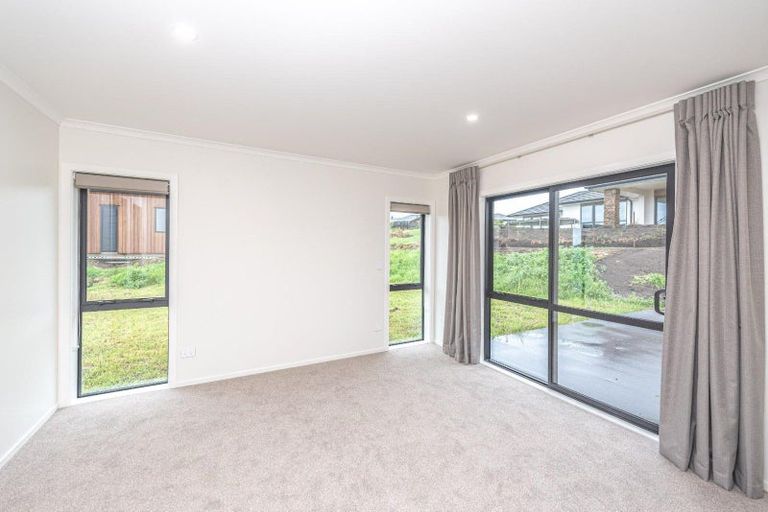 Photo of property in 32 Tirimoana Place, Otamatea, Whanganui, 4501