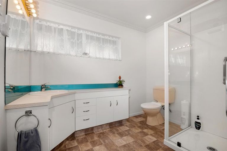 Photo of property in 18 Robertson Street, Glenholme, Rotorua, 3010