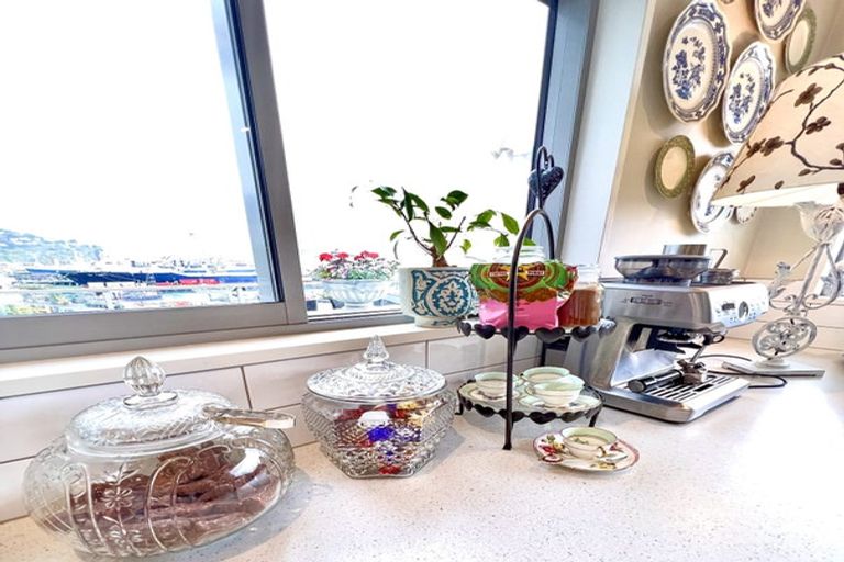 Photo of property in 1 Simeon Quay, Lyttelton, 8082