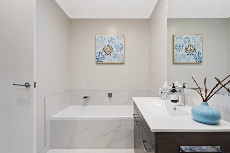 Photo of property in 15 Spotted Dove Road, Hobsonville, Auckland, 0616