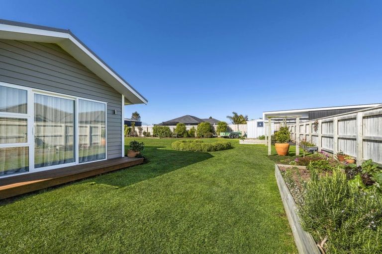 Photo of property in 7 Cross Street, Lepperton, New Plymouth, 4373
