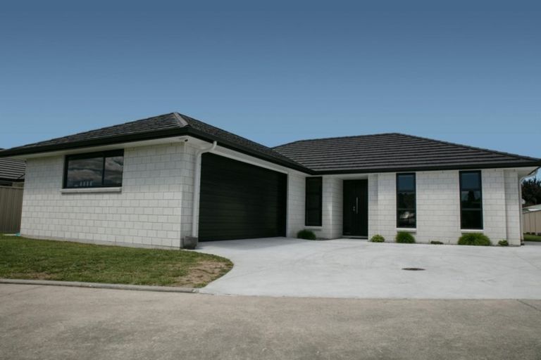 Photo of property in 22f Clive Road, Katikati, 3129
