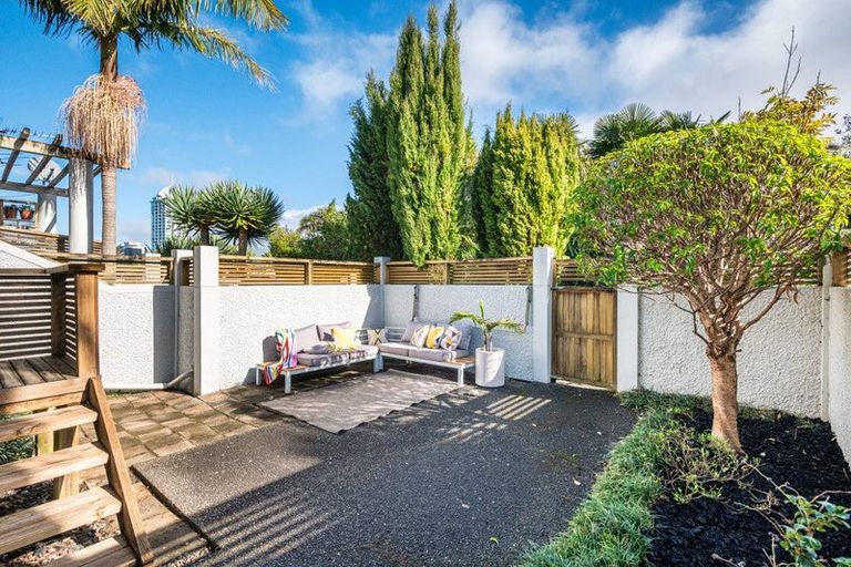 Photo of property in 2/13-15 Campbell Road, Takapuna, Auckland, 0622