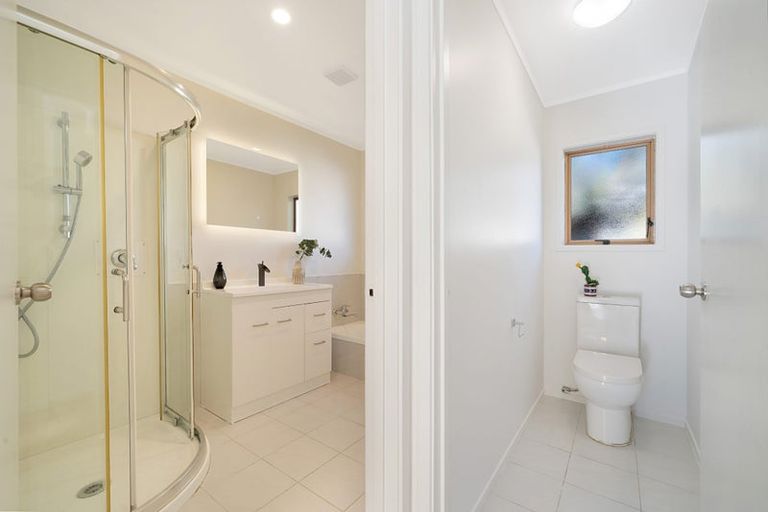 Photo of property in 3/1a Amberley Avenue, Te Atatu South, Auckland, 0610