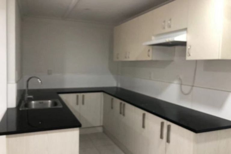 Photo of property in 7 Glen Vista Place, Bayview, Auckland, 0629