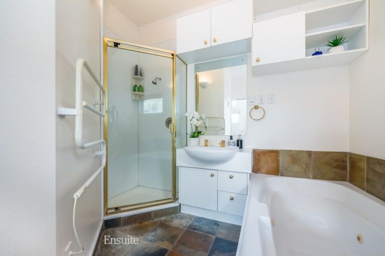 Photo of property in 1 Saint Ronans Avenue, Waterloo, Lower Hutt, 5011