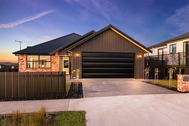 Photo of property in 1 Lordland Road, Wainui, 0932