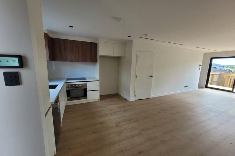 Photo of property in 10/15 Union Road, Howick, Auckland, 2014