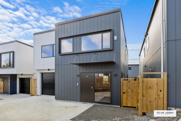 Photo of property in 339c Bucklands Beach Road, Bucklands Beach, Auckland, 2012