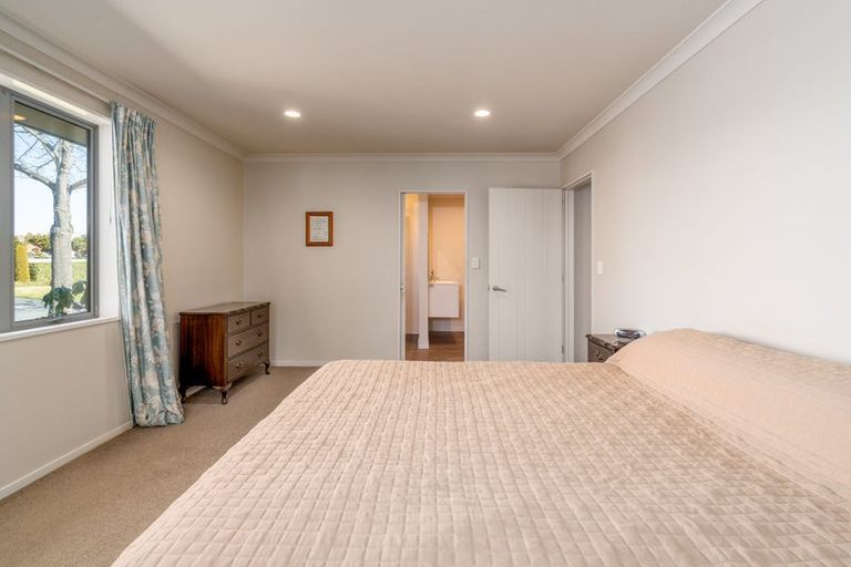 Photo of property in 6 Woodhurst Drive, Casebrook, Christchurch, 8051