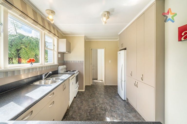 Photo of property in 35 Normandale Road, Normandale, Lower Hutt, 5010