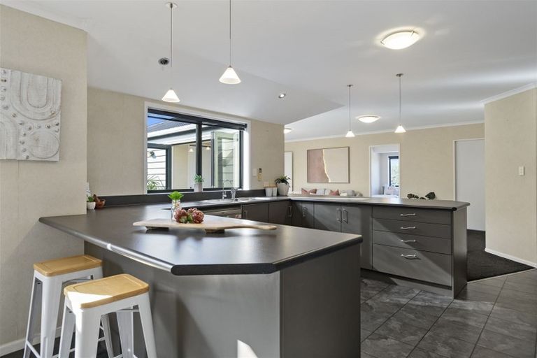 Photo of property in 37 Marire Drive, Ohauiti, Tauranga, 3112