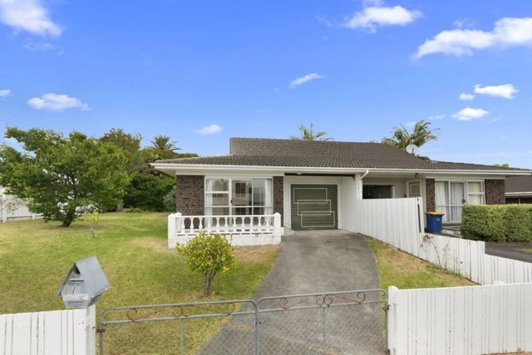 Photo of property in 1/2 Palm Court Drive, Glen Eden, Auckland, 0602